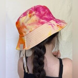 CCBienie Kids Tie Dye reversible bucket hat NWT
